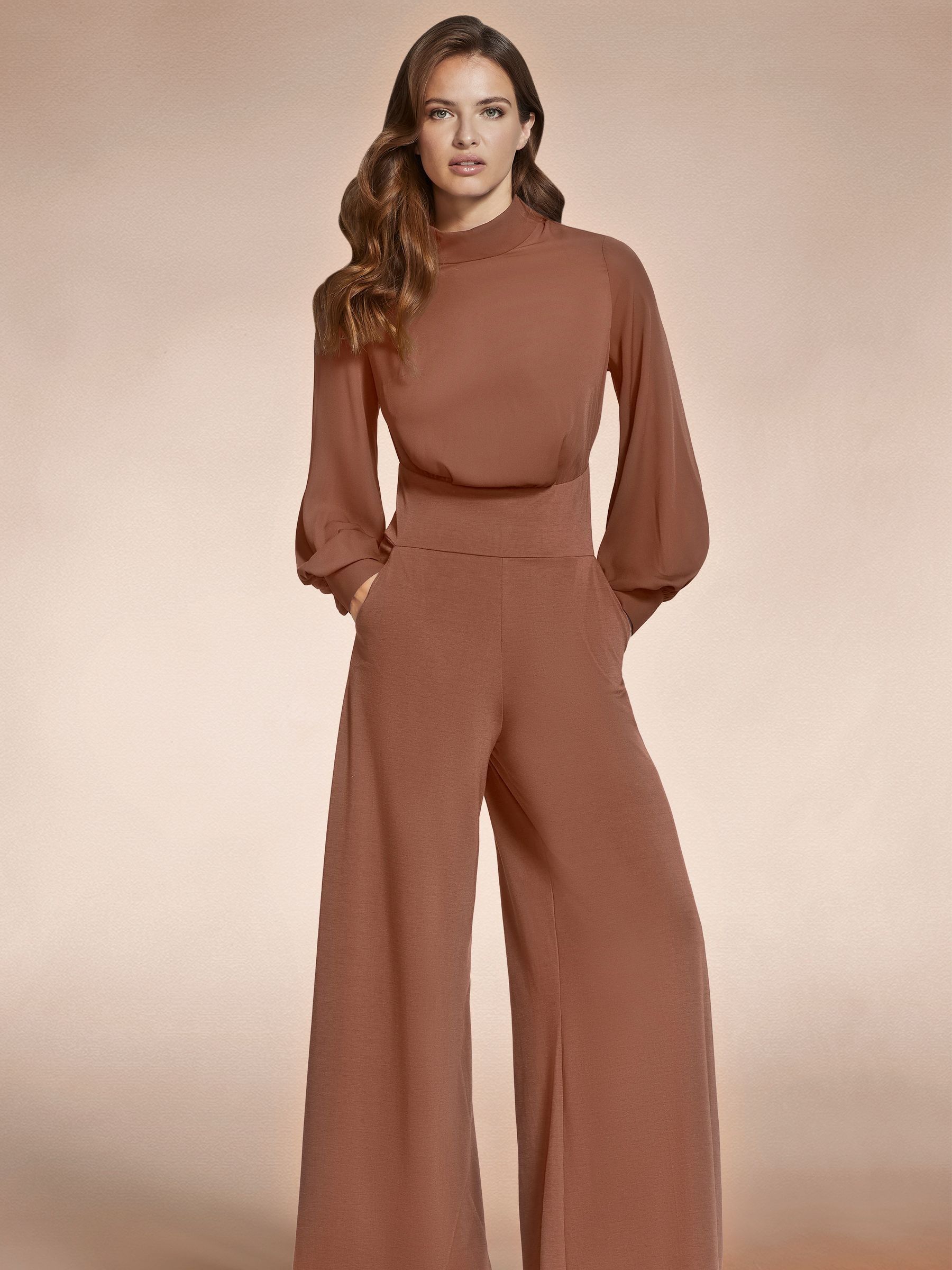 Bruin - HotSquash jumpsuit met wijde pijpen en blousonmouwen