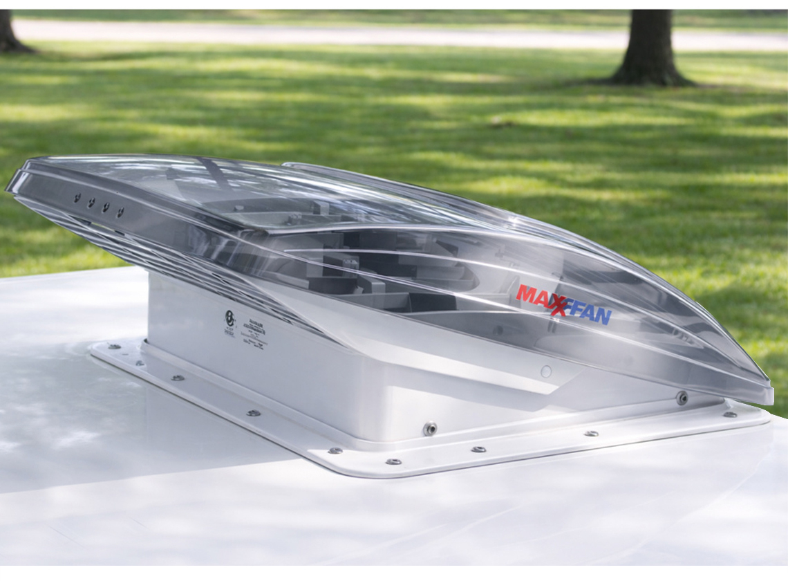 Maxxfan Deluxe 40 x 40 dakluik met ventilator - transparent