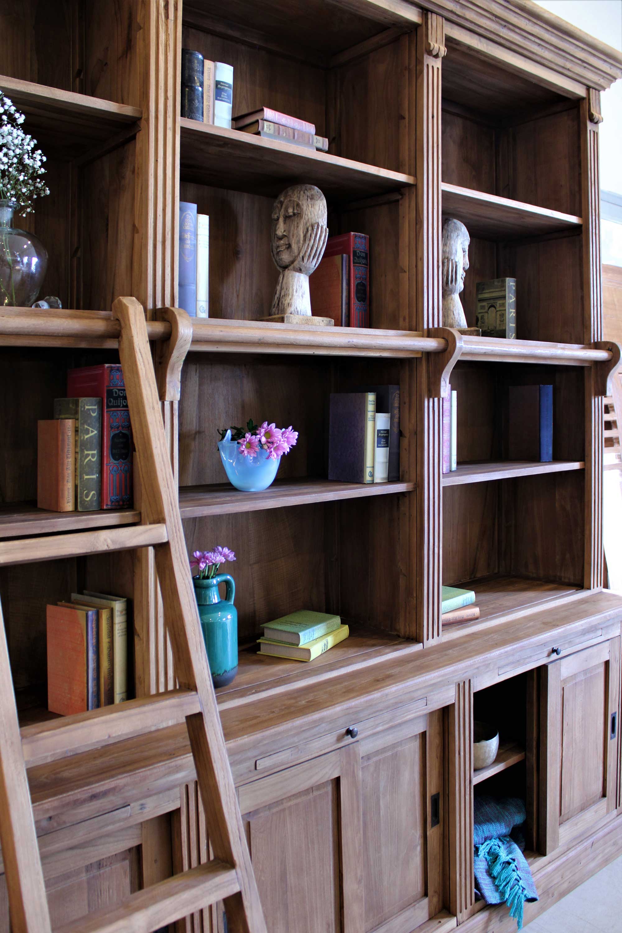 Bücherwand aus recyceltem Teak, natur, B 255 cm, H 250, T 52 cm von fischer's lagerhaus