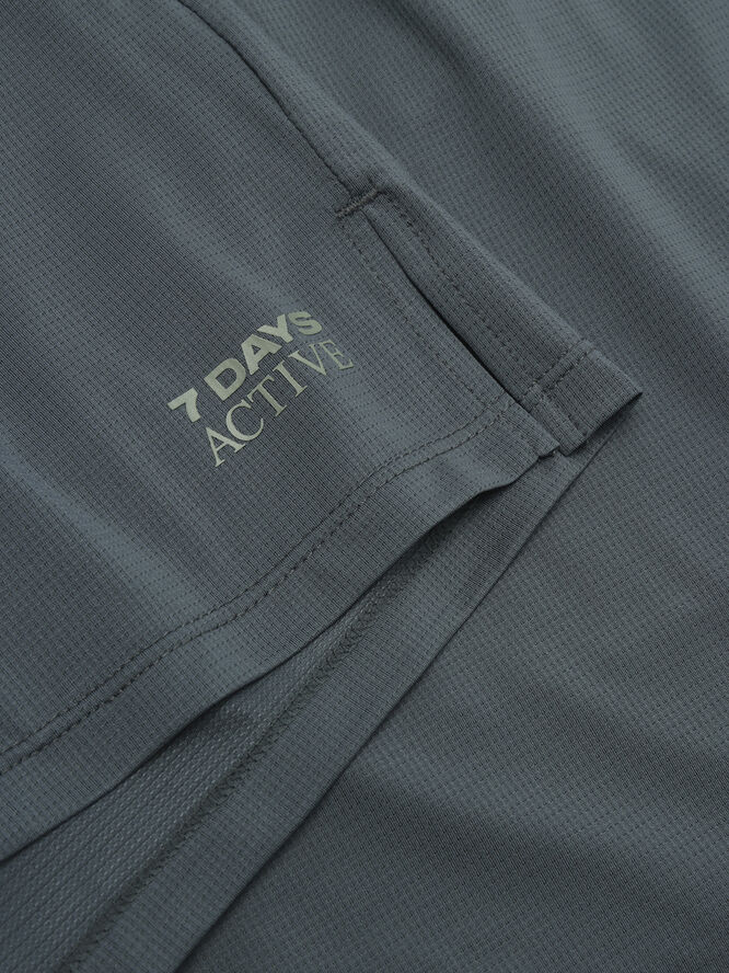 7 Days Active Training Shorts 827 stormy weather