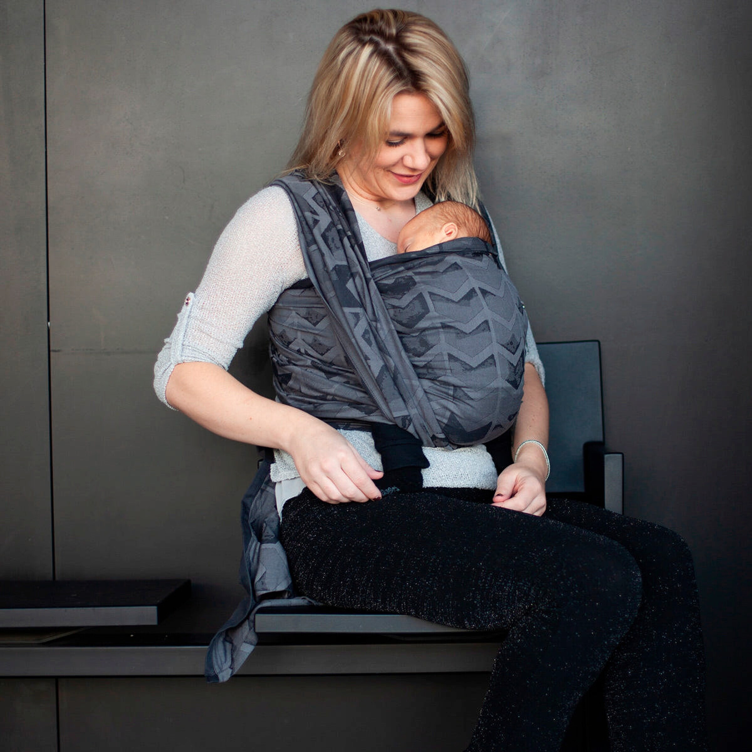 HOPPEDIZ® Babytragetuch Gewebtes Tragetuch kbA Amsterdam black