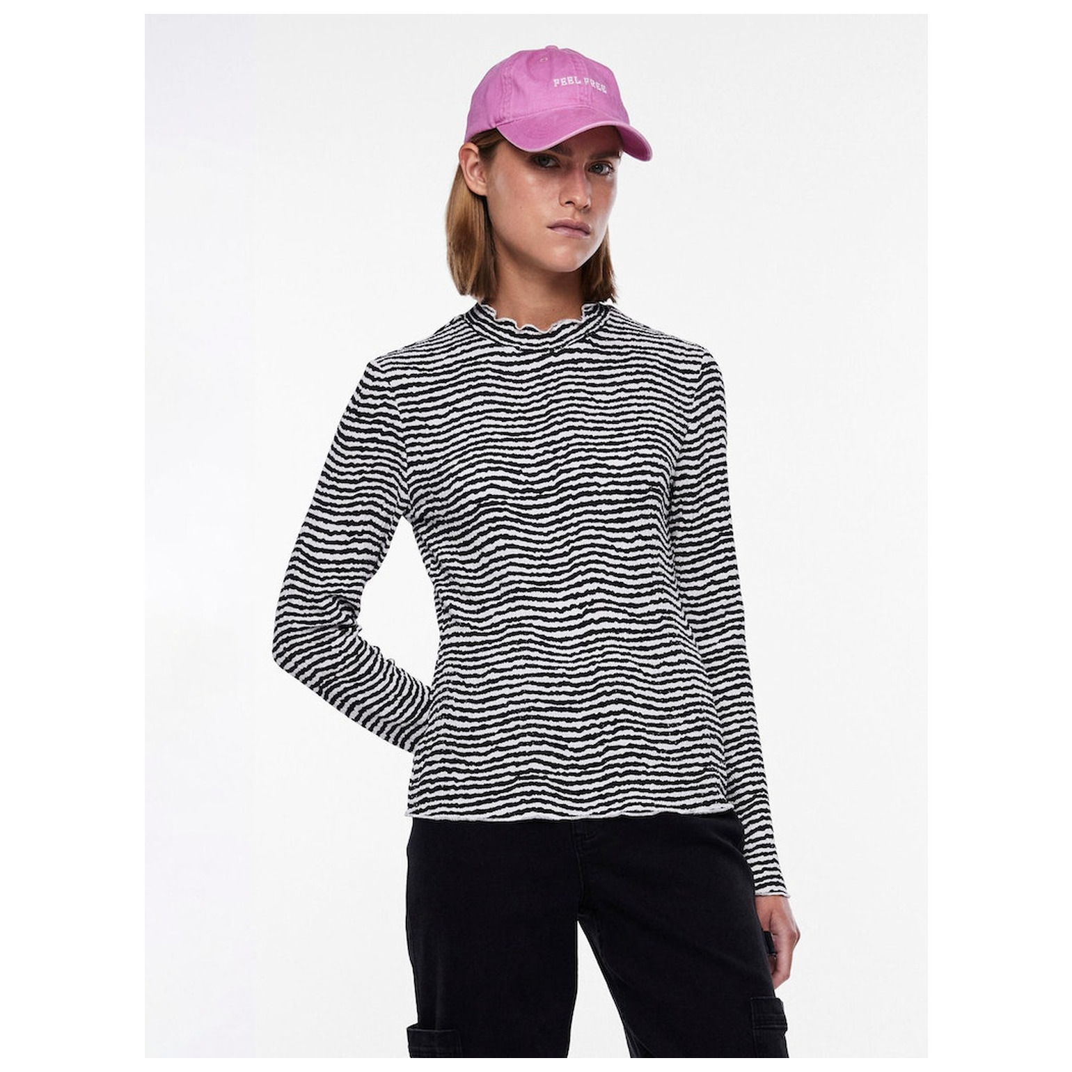 Pieces PCSESH LS T-NECK TOP BC