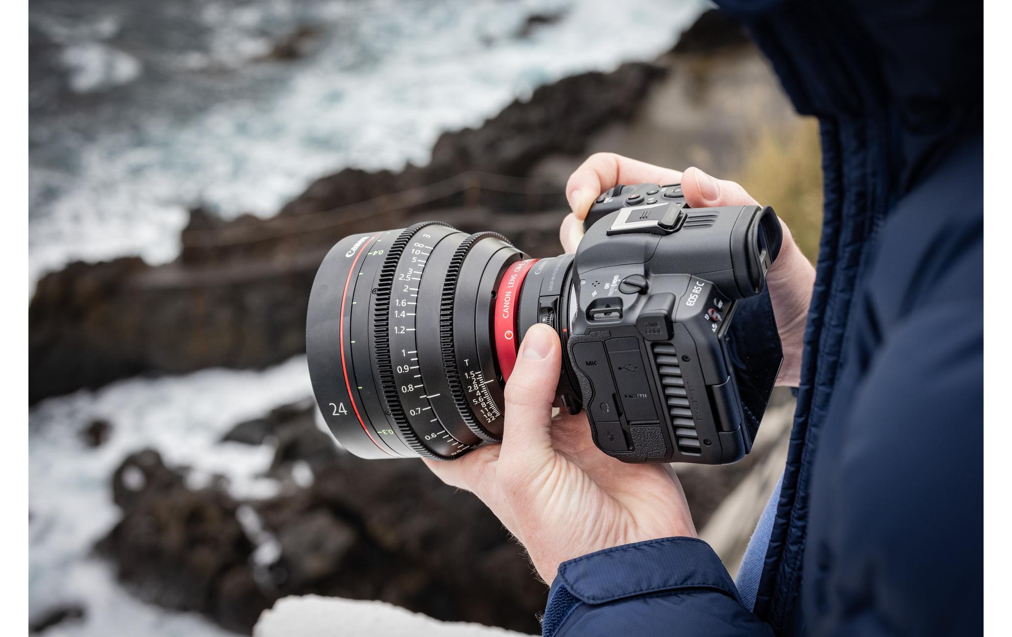 Fotokamera EOS R5 C Kit AV PRO MK2 4000 GB Speicherkarte<br>Canon EOS R5 C Professionelle Systemkamera für Fotografen und Videoproduzenten inklusive Speicherkarte