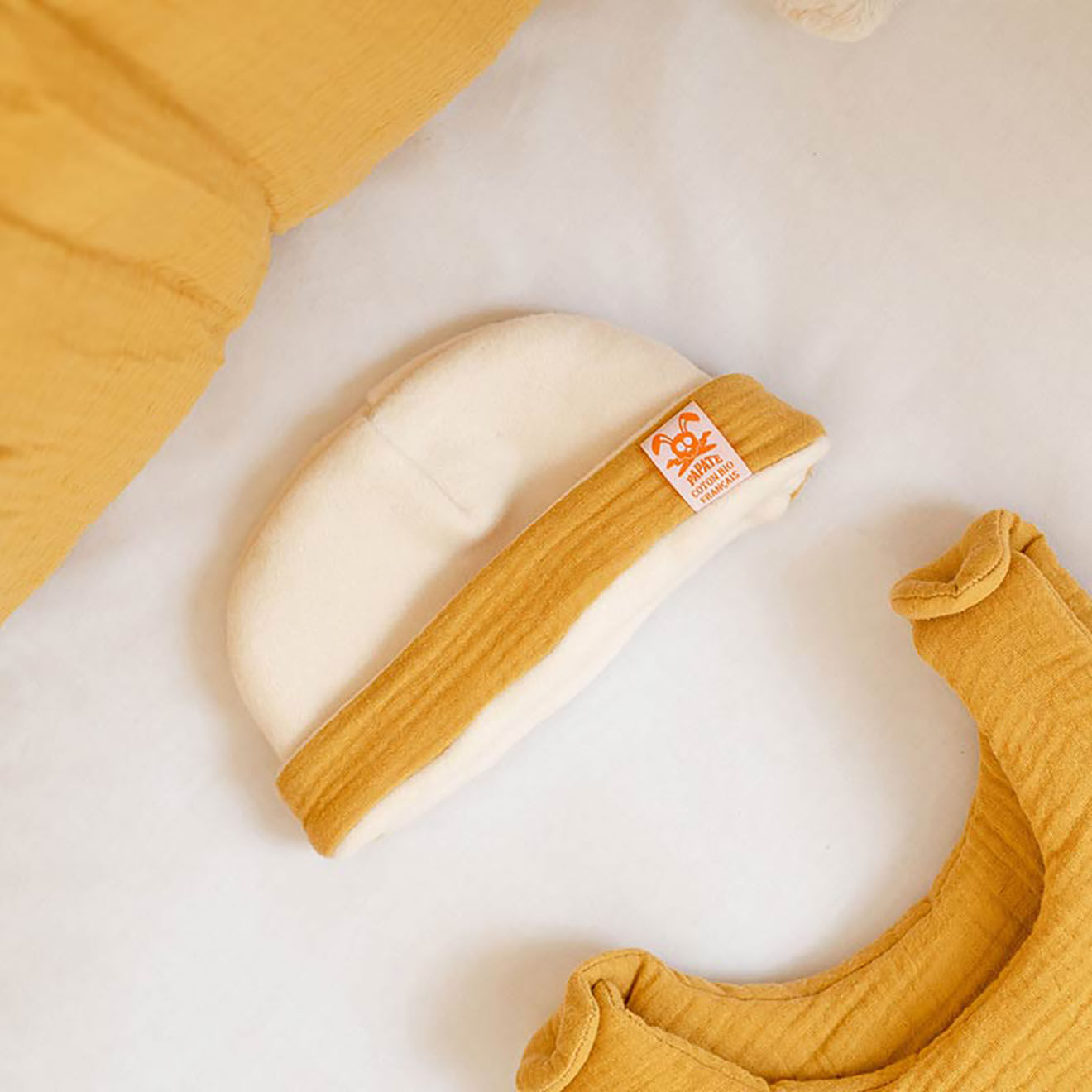 Papate Bonnet de Naissance en Coton Bio blanc/honey - 20x12 cm