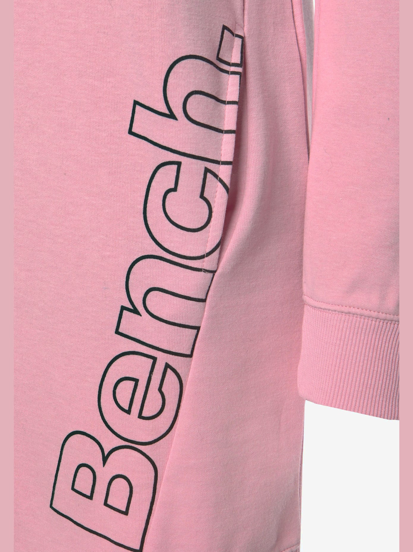 Robe en matière sweat robe d'intérieur sportive avec grand imprimé logo