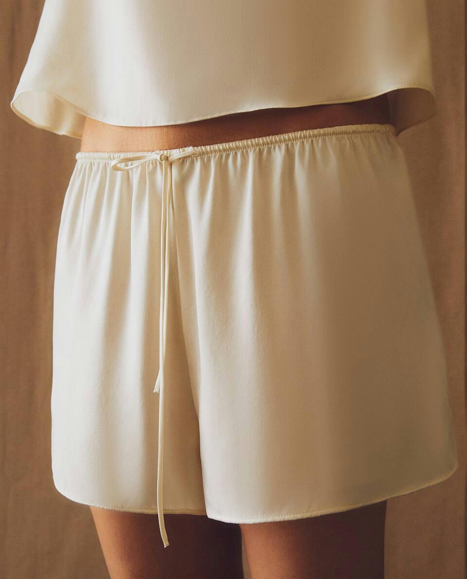 SHORTS DE SEDA