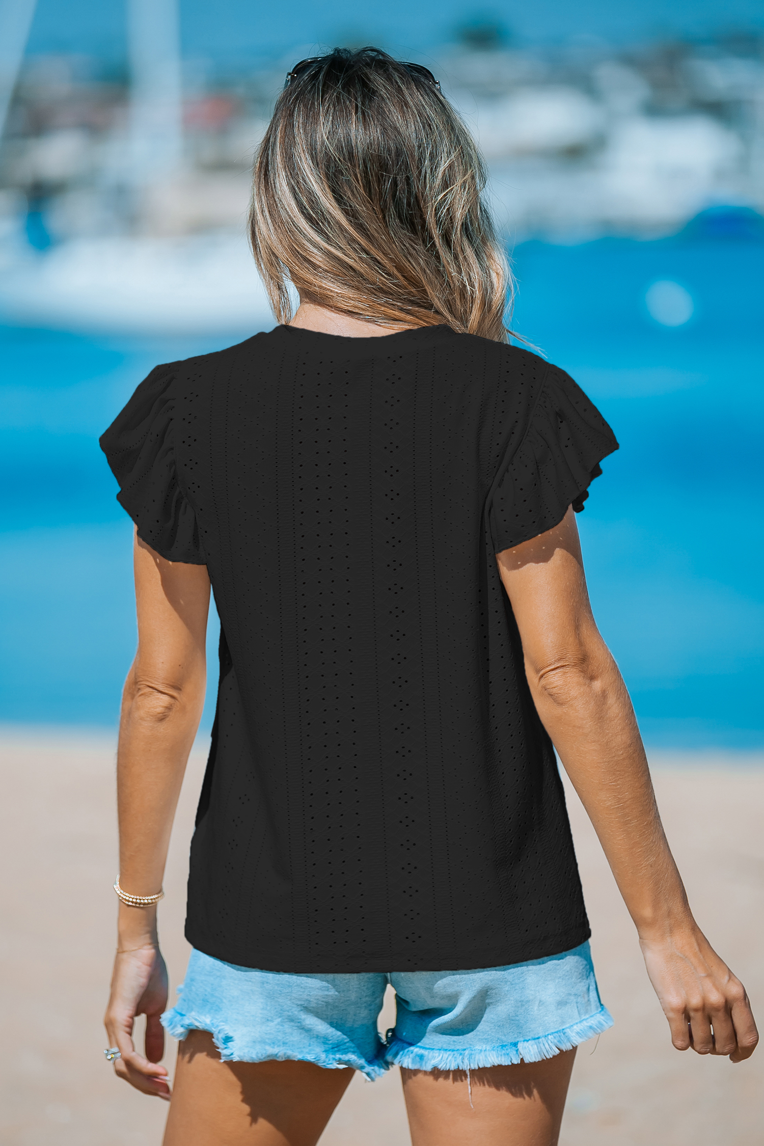T-shirt découpé à volants noir