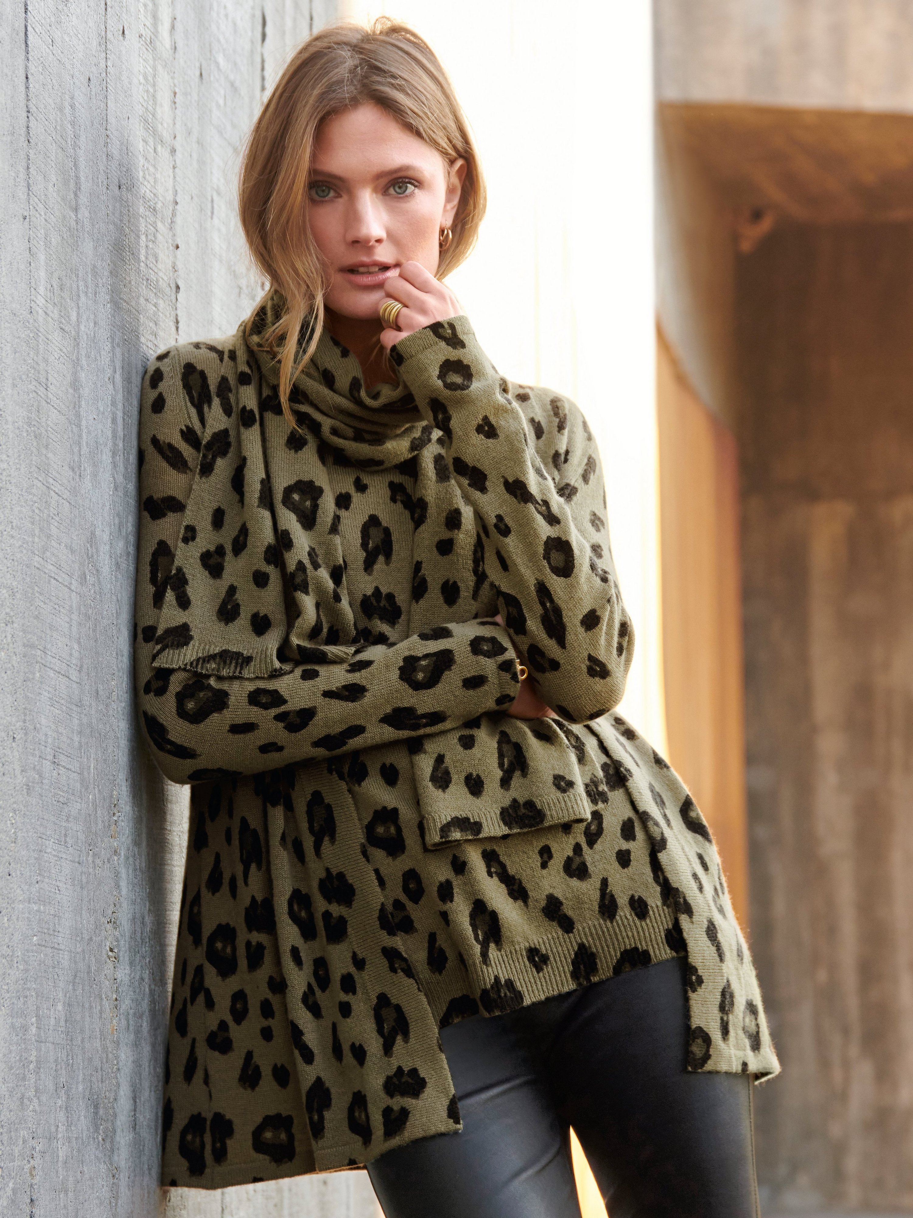Strickjacke aus 100% Premium-­Kaschmir
