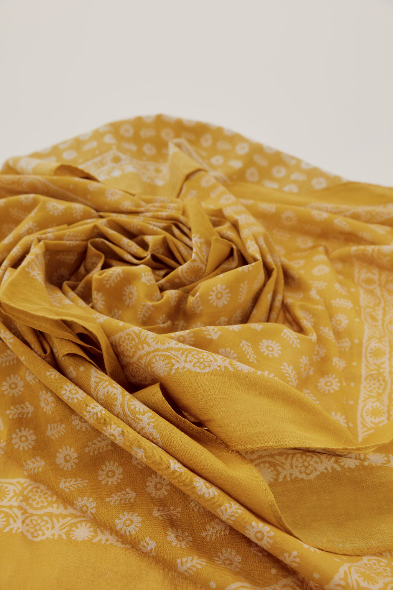 Pareô estampado - Dourado