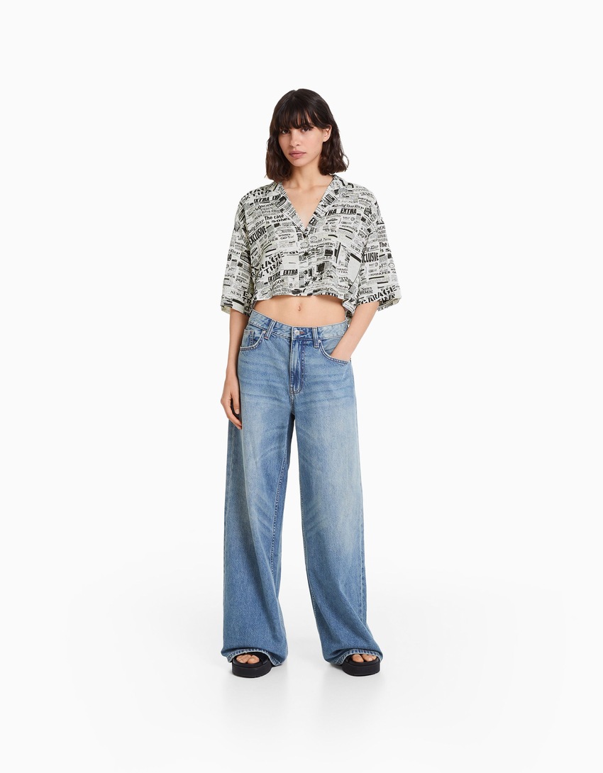 Camisa cropped estampada de manga 3/4