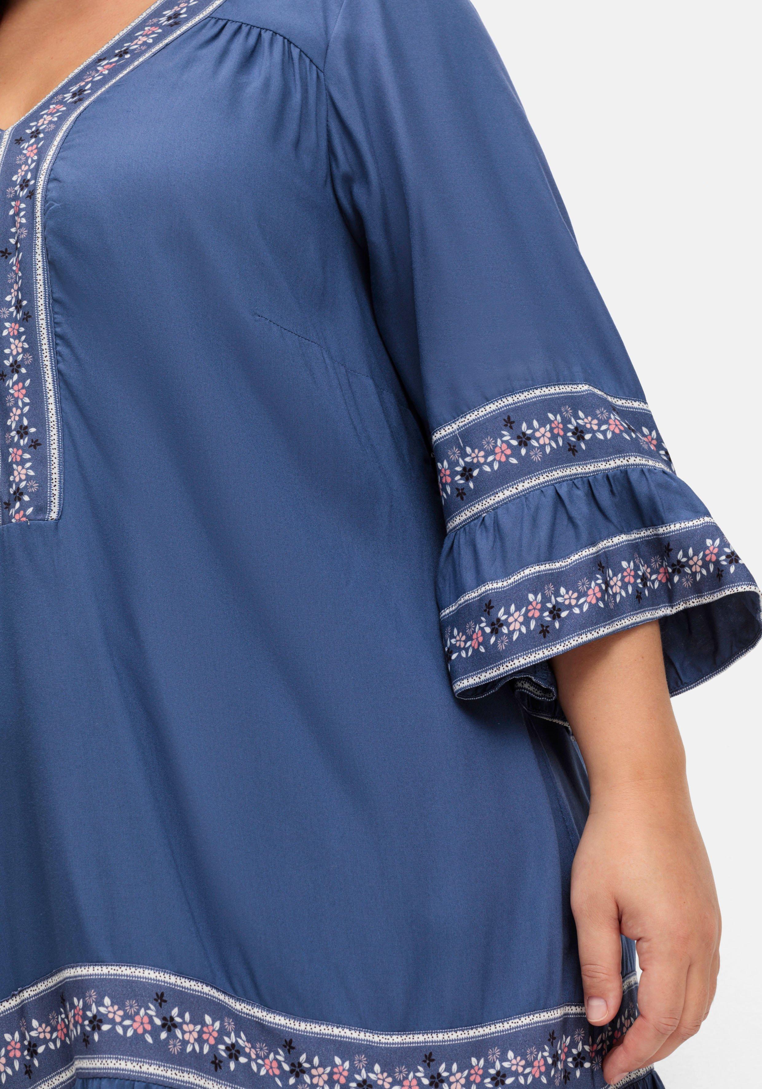 Kurzes Tunikakleid mit Blumen-Alloverprint