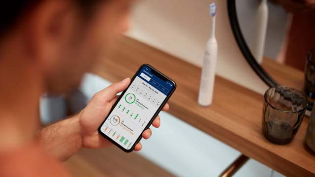 Philips Sonicare Series 7100 elektriske tandbørste HX742002 (hvid)