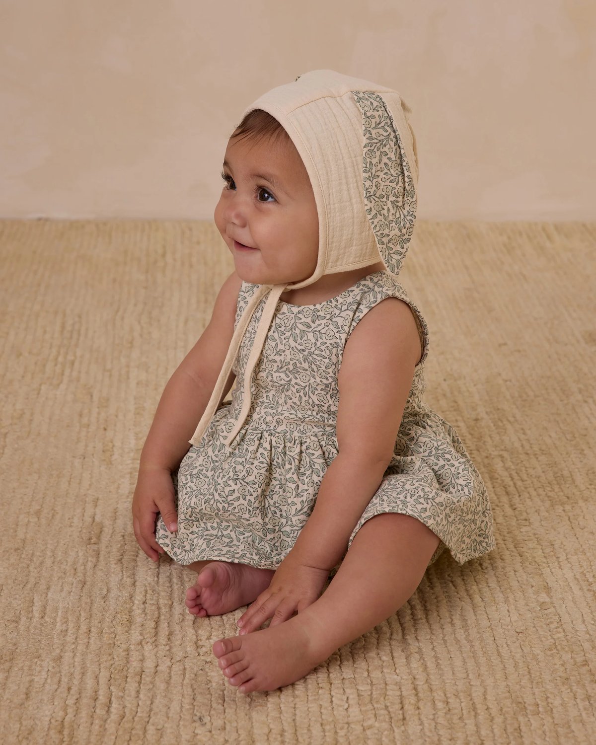 Babylue med Ører – 100% Øko Bomull | Bunny Bonnet