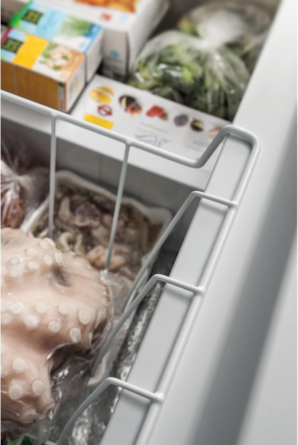 Bauknecht GT 270 2 Gefriertruhe / 252 L / Space-Max/ Door Balance/ Supergefrierfunktion / Innenbeleuchtung/ Kindersicherung, Weiss