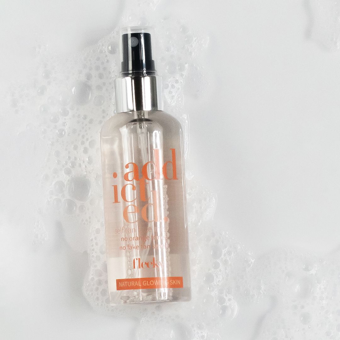 fleeky Self Tan Glowing Face Mist