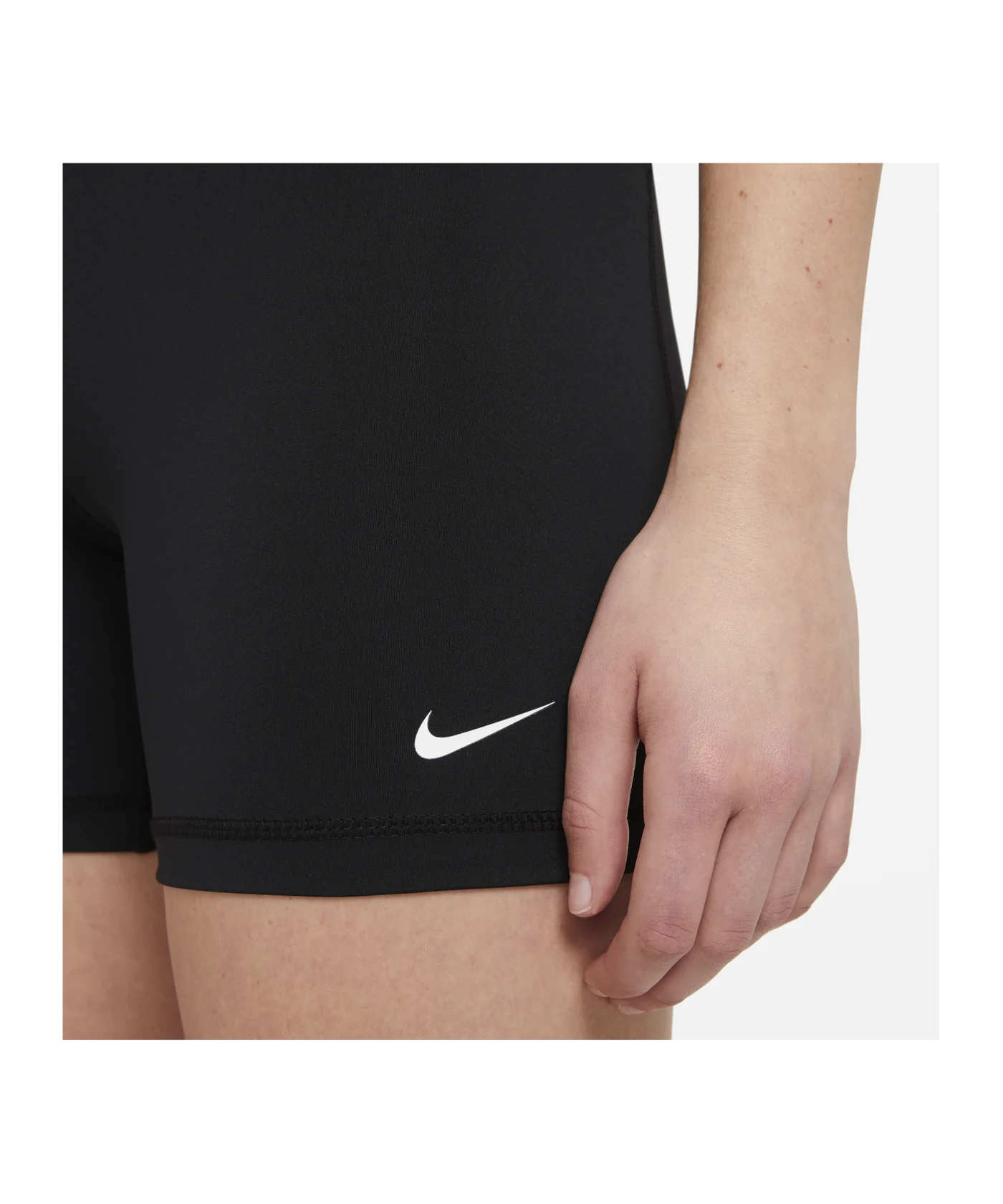 Nike Pro 365 5in Short Training Damen Schwarz F010