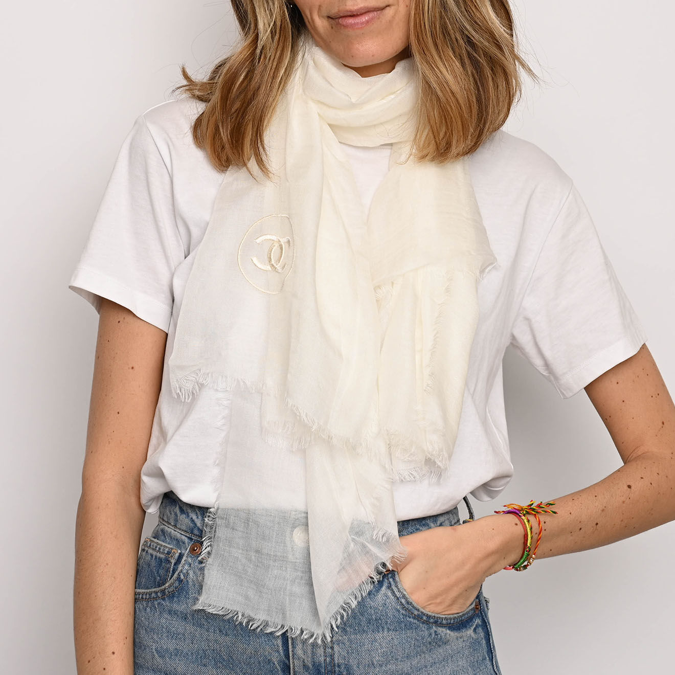 Chanel Foulard en Cachemire écru - Neuf sans étiquette - 130x95 cm