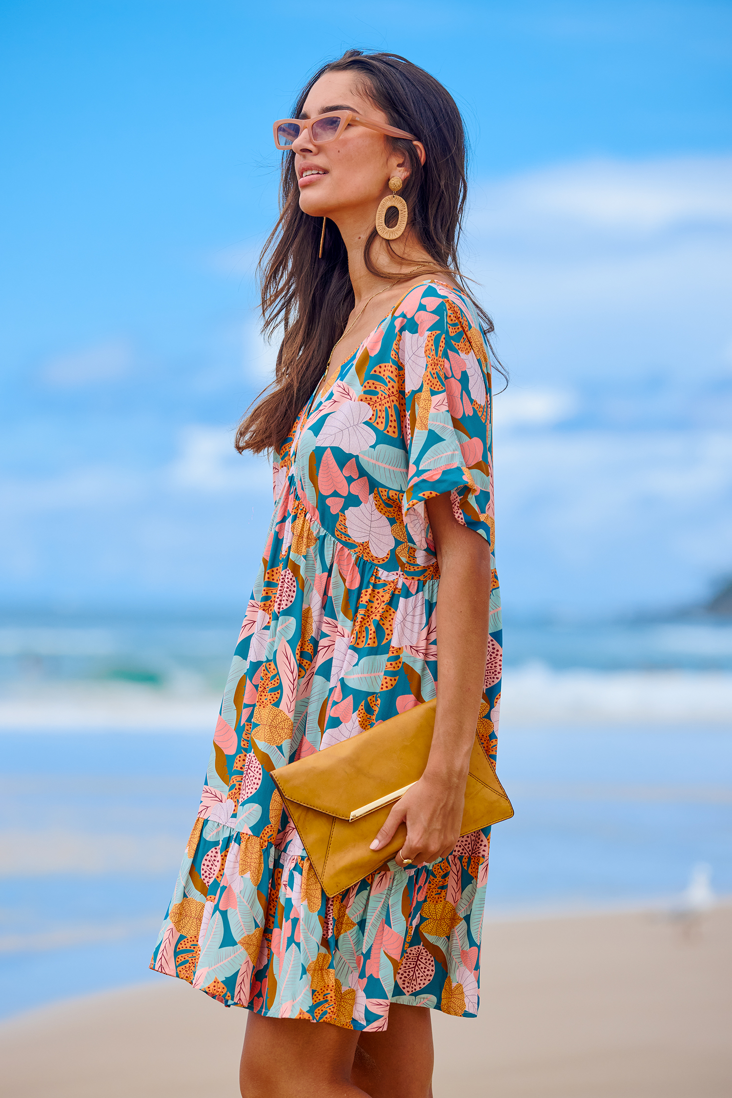 Robe mini à manches courtes
