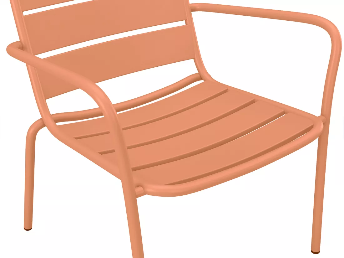 Salon de jardin en métal - 2 fauteuils bas empilables et tables gigognes - Orange clair - MIRMANDE de MYLIA