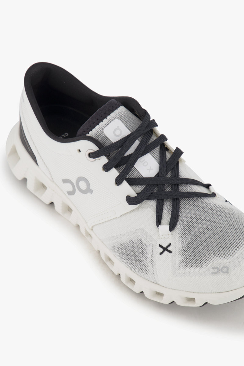 ON Cloud X 3 Damen Fitnessschuh
