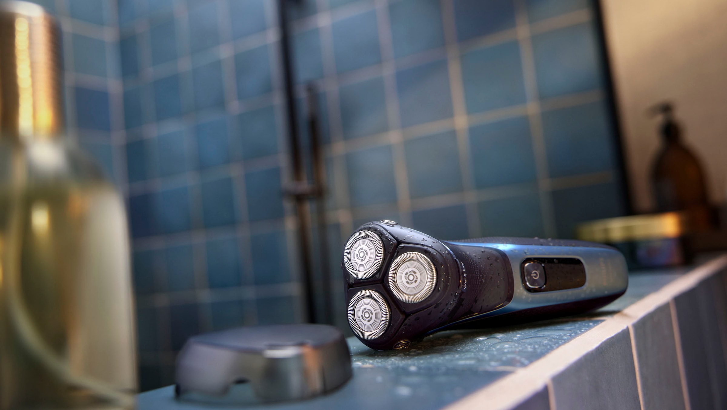 Philips Elektrorasierer »Shaver Series 3000 S3243/12« 1 Stk. Aufsätze ausklappbarer Präzisionstrimmer 5-dimensional bewegl. Flex-Scherköpfe, Schutzkappe und Tasche