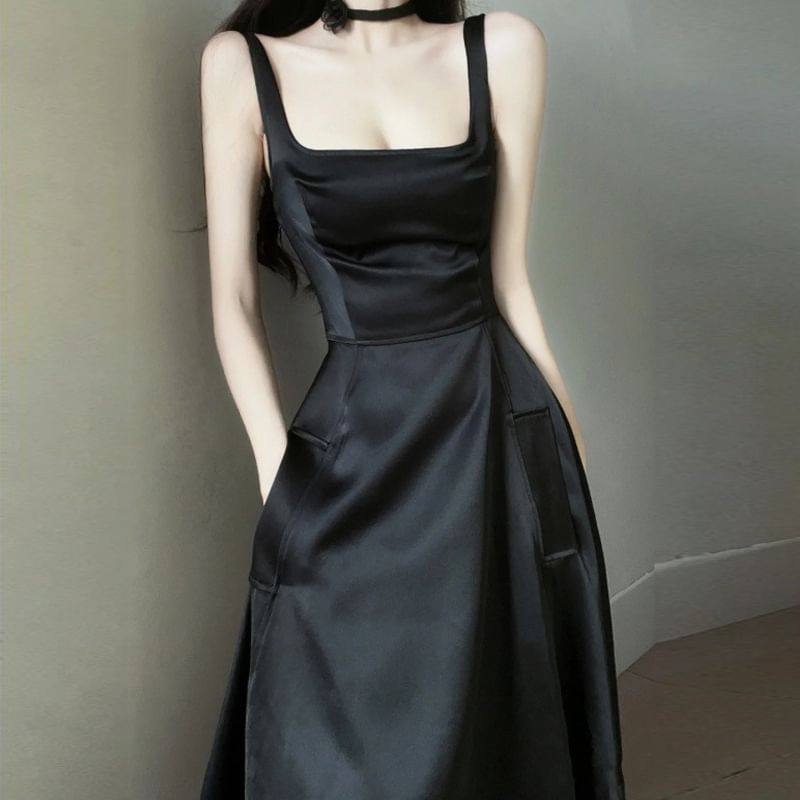 Morning Glory - Mouwloze maxi-A-lijnjurk met vierkante hals