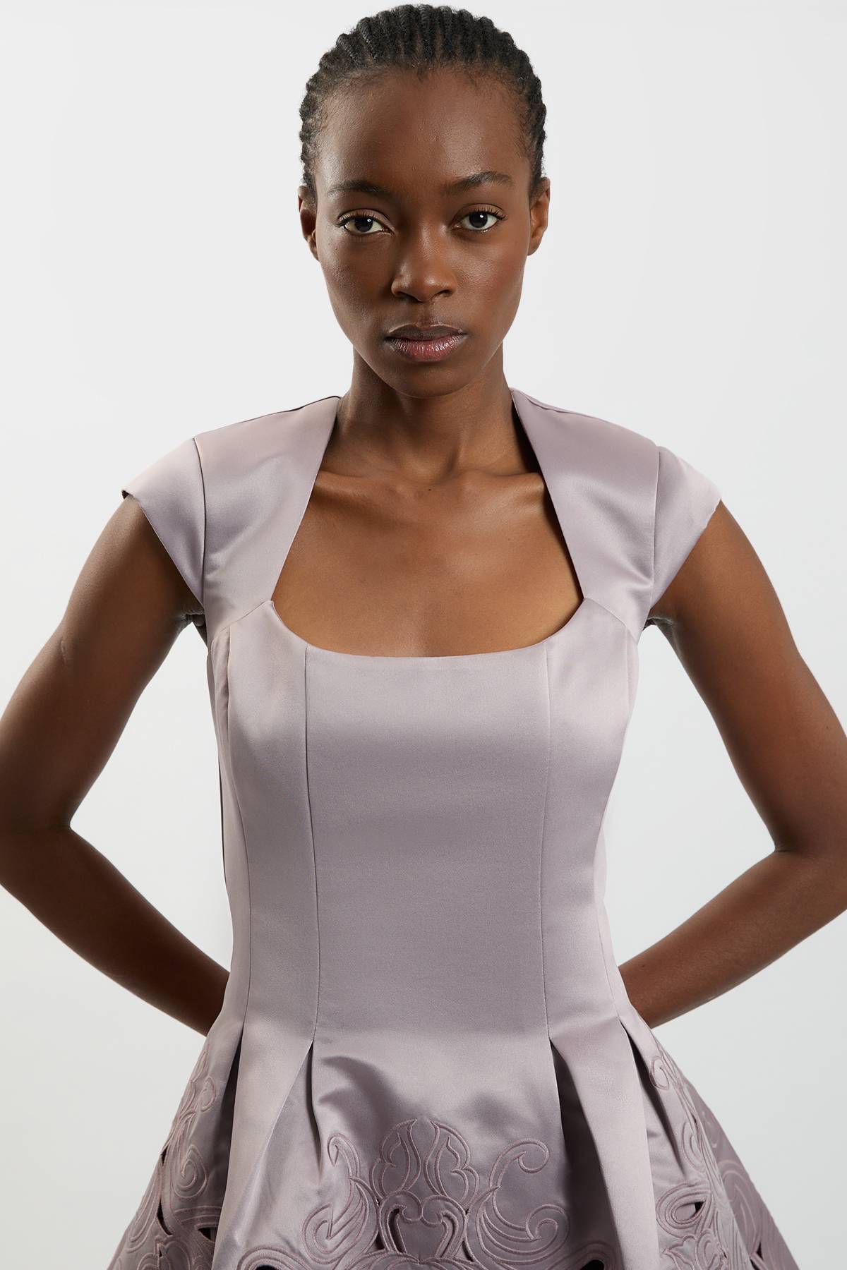 KarenMillen Robe Mini Cintrée En Satin À Découpes Ajourées