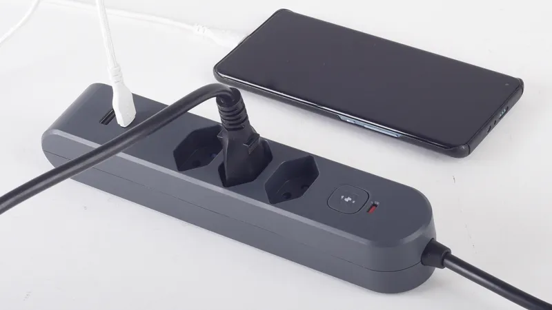 (3m) IQ PRO 5-fach (PD / 20W) Steckdosenleiste 3xTyp13 / 1x USB-C / 1x USB A mit Schalter   Überstromschutz (50 00089 ANT) - Schwarz