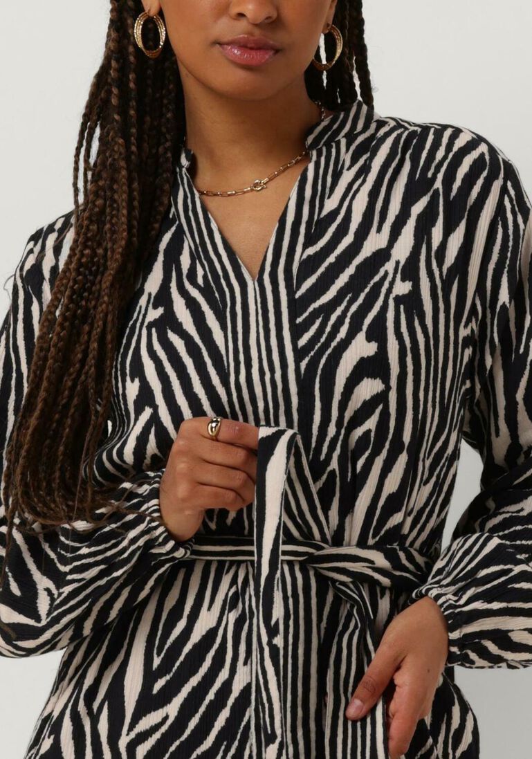 STELLA FOREST zwarte stella forest midi jurk e24ro053