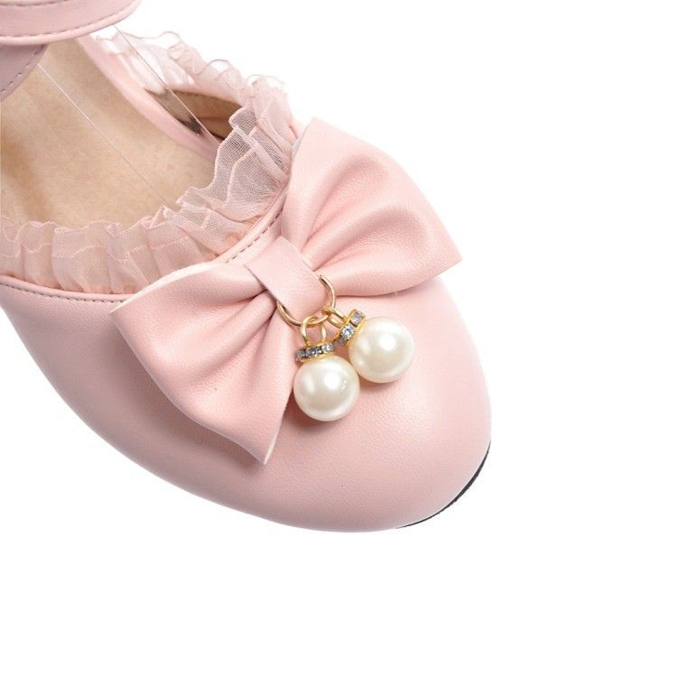 Freesia - Pumps met blokhak en kanten rand en lintaccent