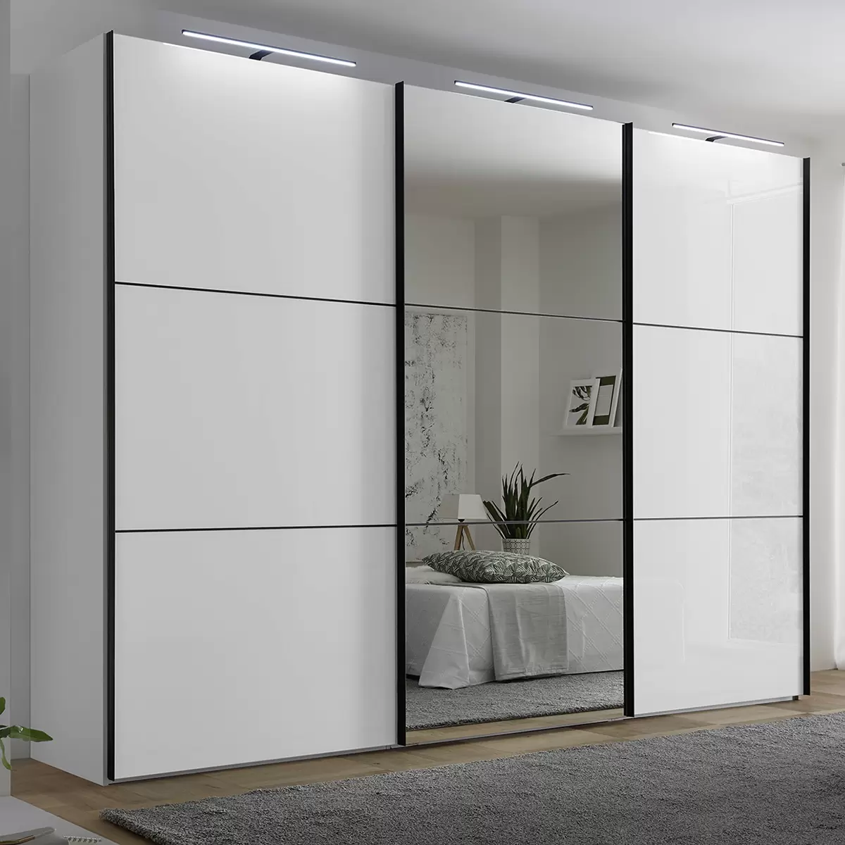 Schwebetürenschrank 3-trg. Includo weiss