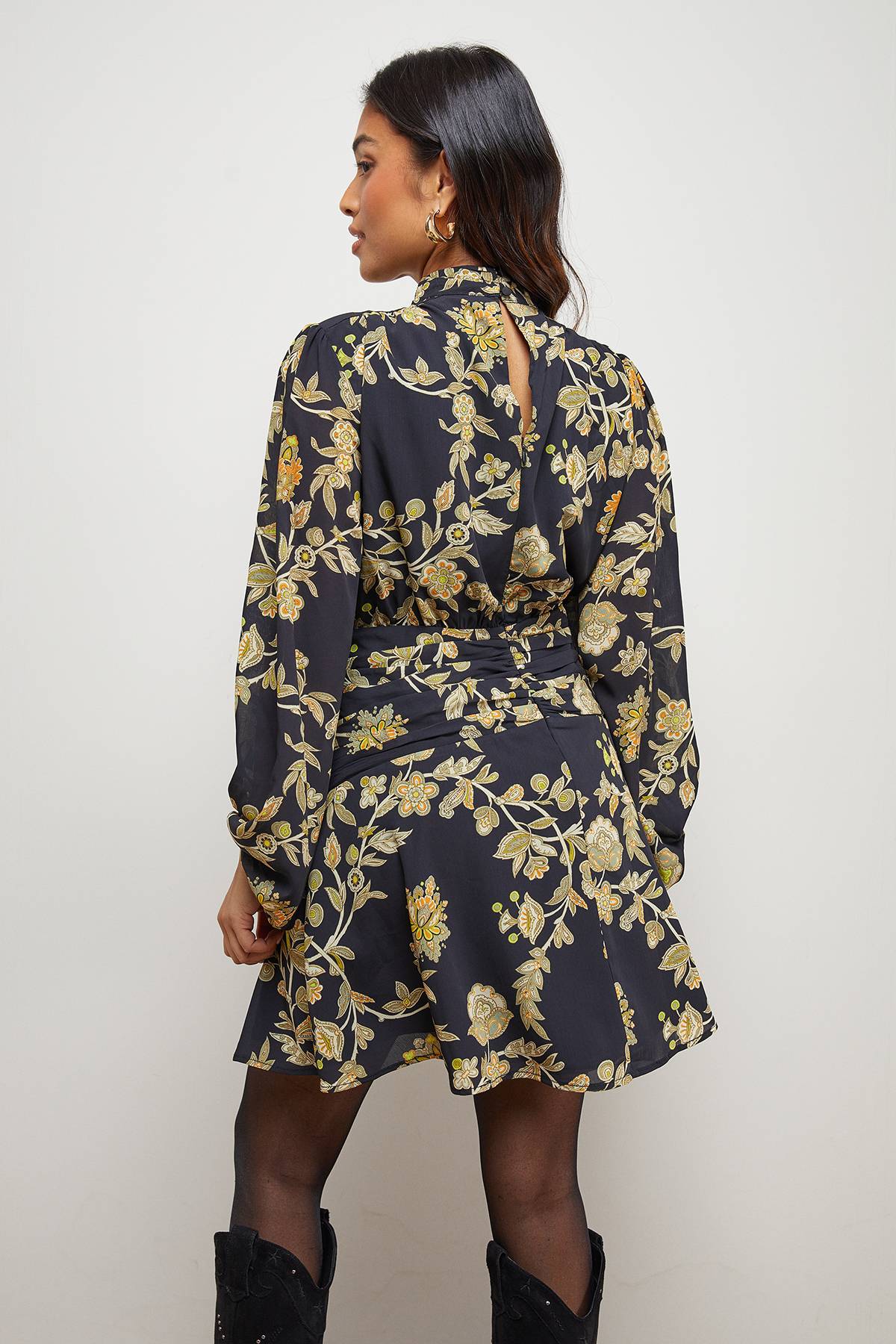 Oasis Robe Mini Petite à Col Montant Taille Froncée et Manches Ballon