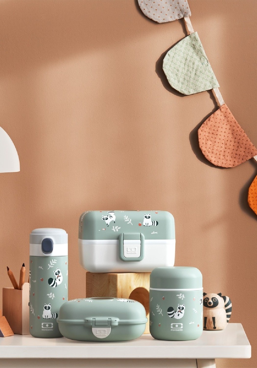 Monbento Small Insulated Kinder-Lunchbox Capsule Green Raccoon