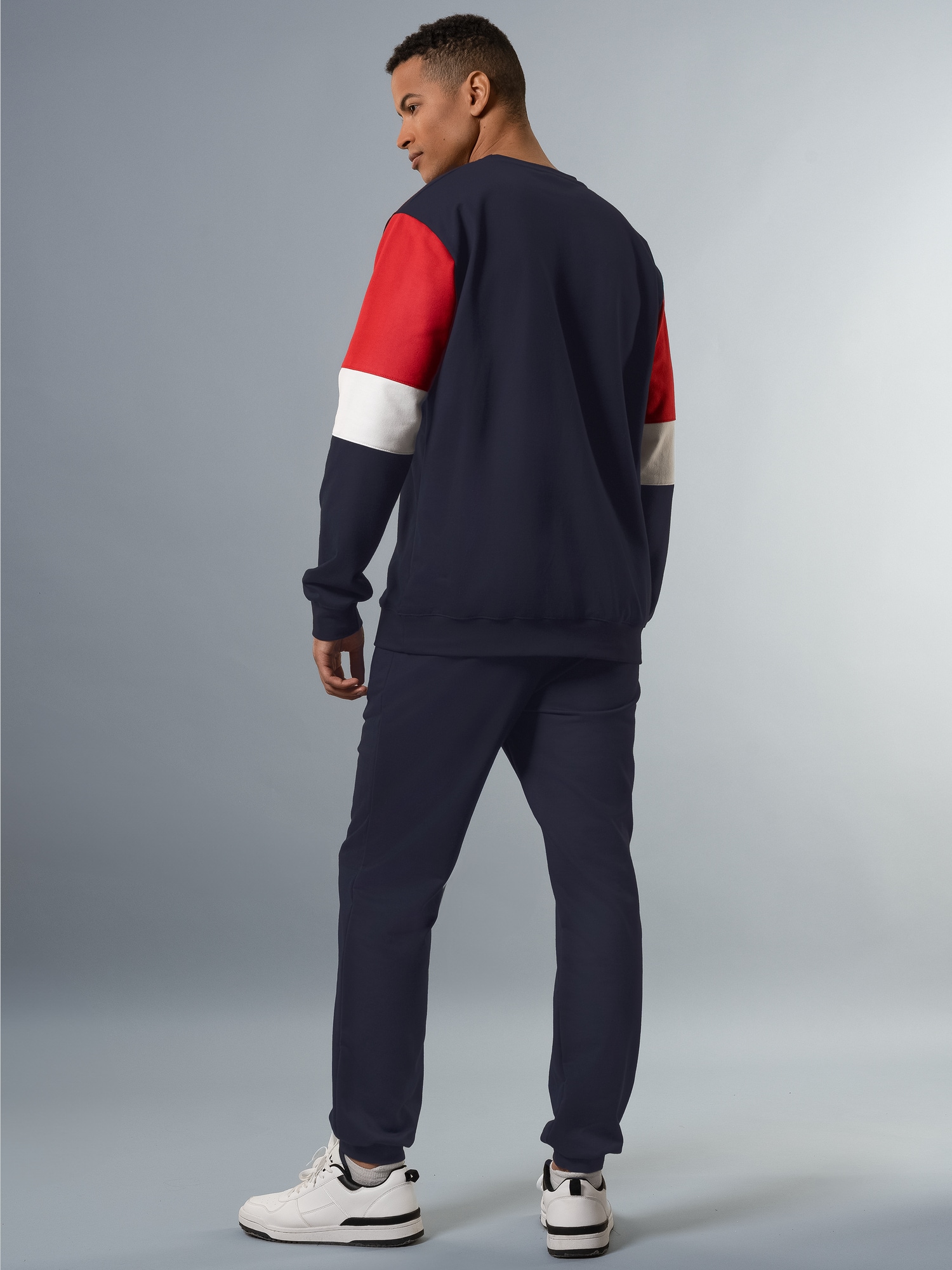 Klassischer Jogginganzug Navy