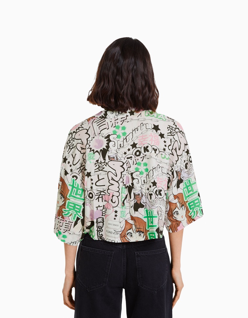 Camisa cropped estampada de manga 3/4