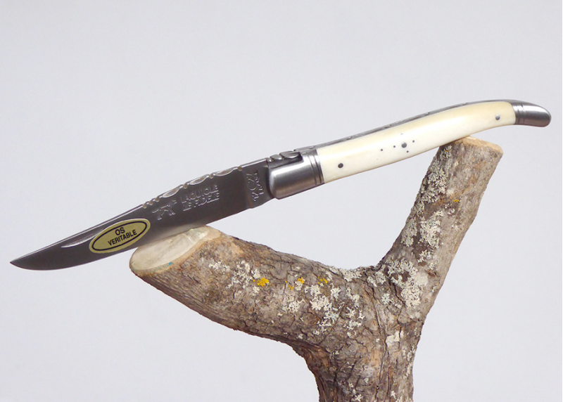 Couteau Laguiole avec un manche en Os de vache et mitres inox