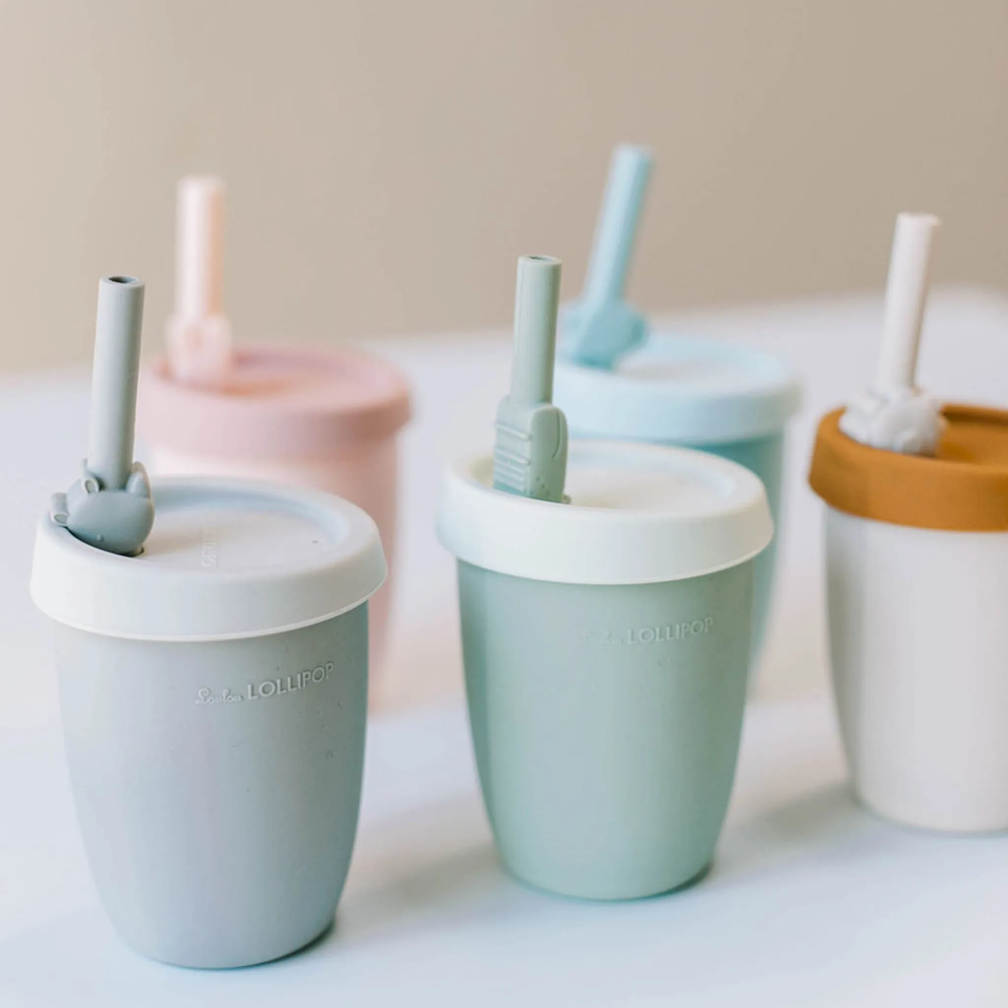 Loulou Lollipop Gobelet en Silicone avec Couvercle et Paille - Lapin