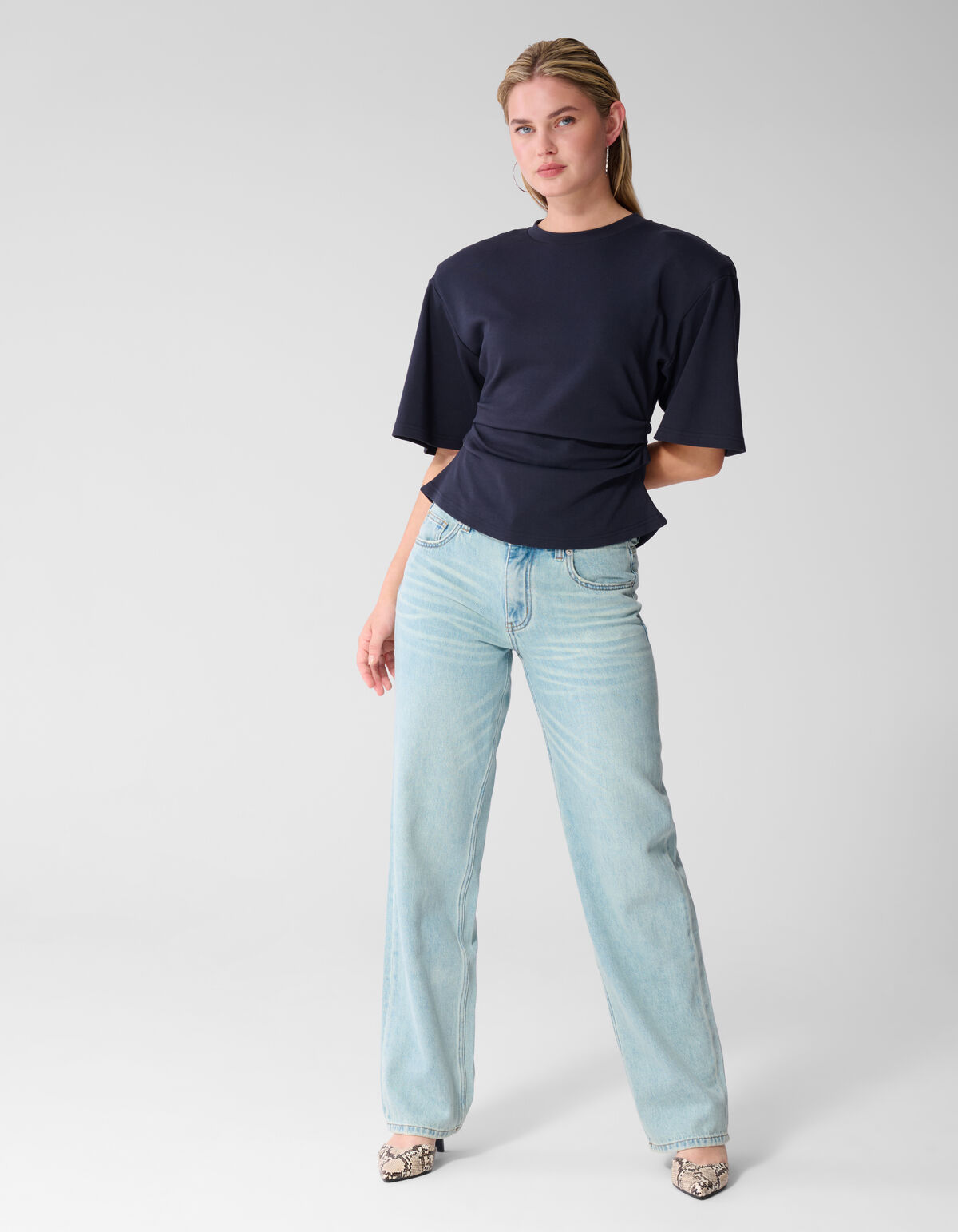 Soft Straight Fit Jeans Bleached