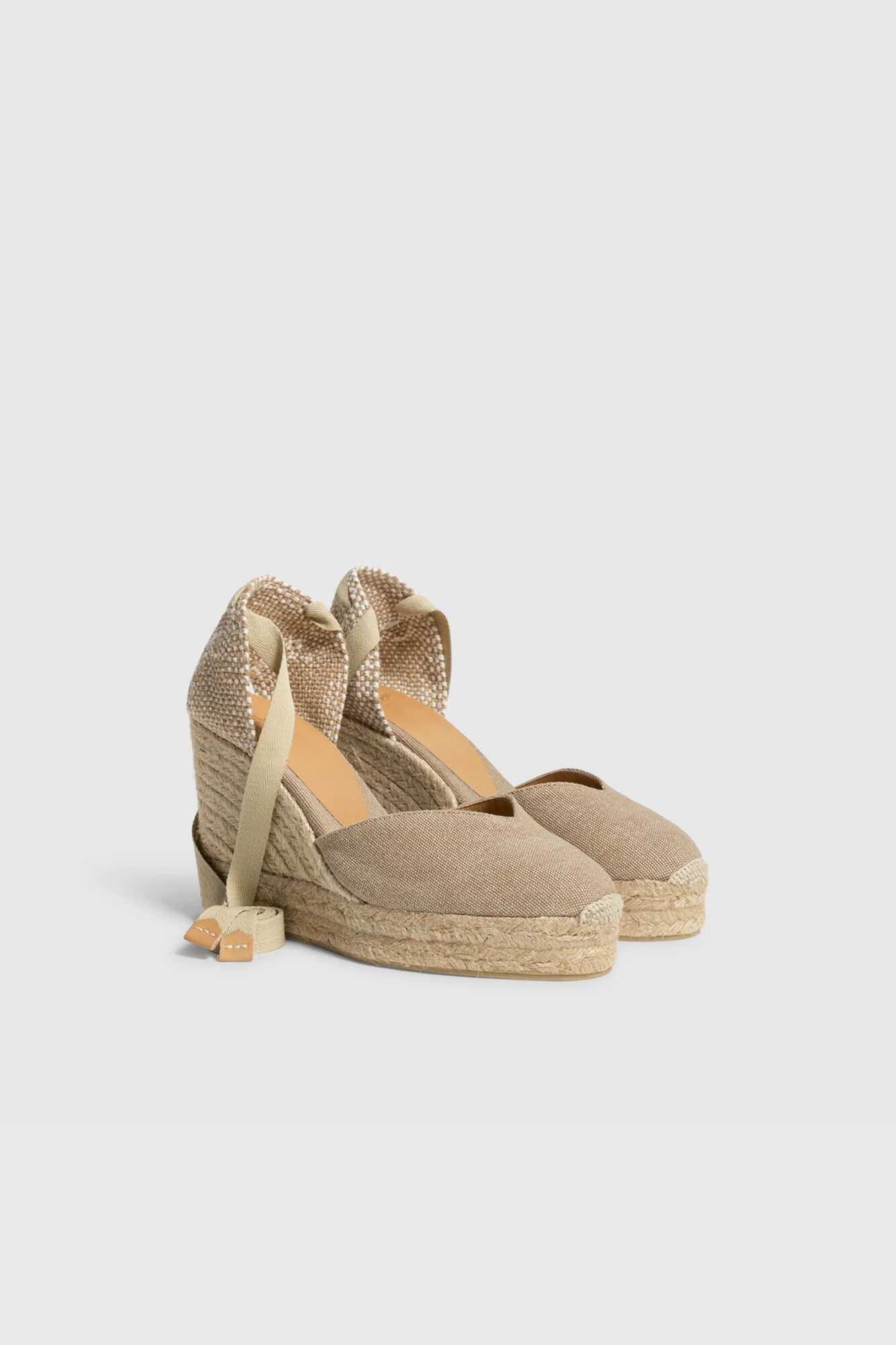 Sapatos de salto plataforma em lona transparente - Cor areia