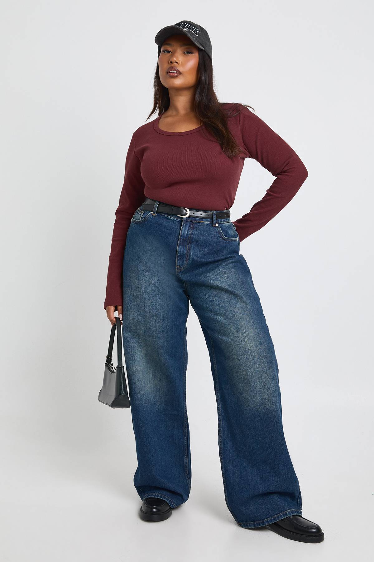 boohoo Plus Basic Haut ajusté côtelé à encolure dégagée, coupe longue et manches longues