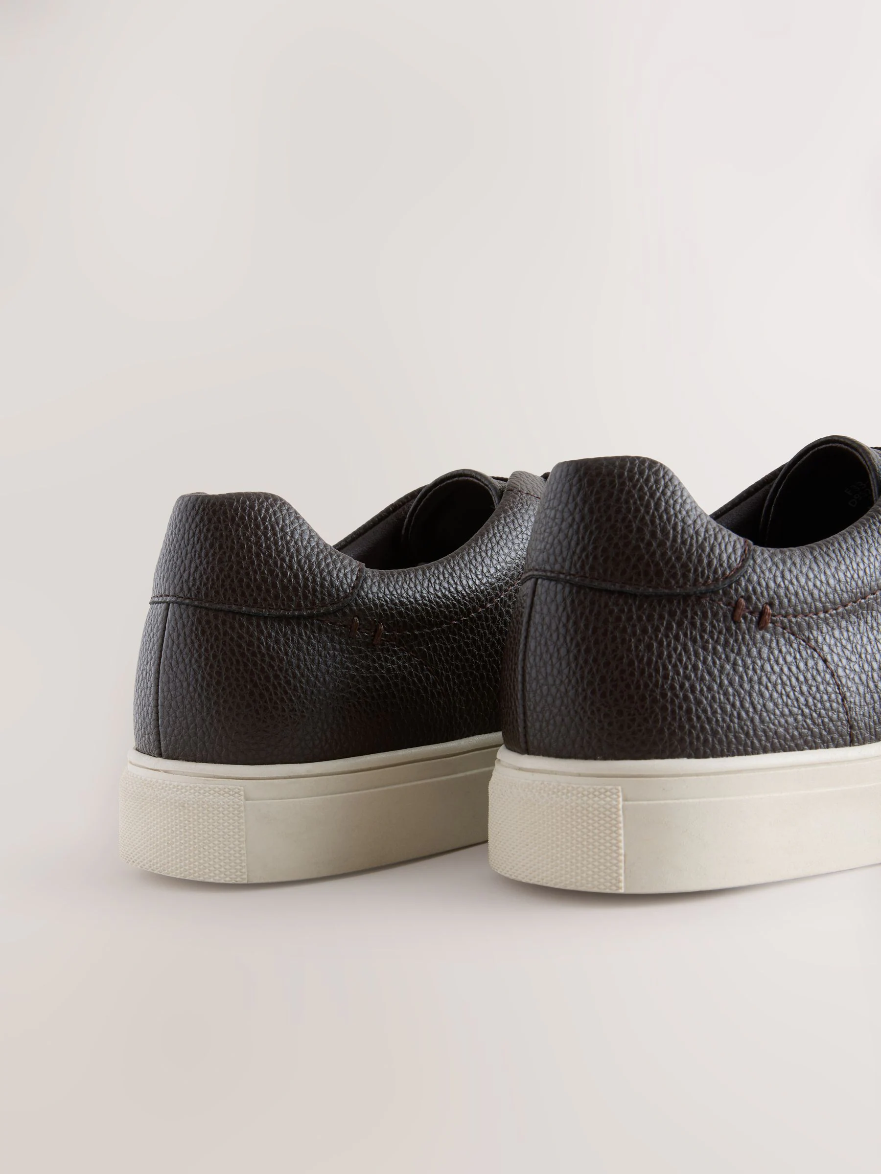 Bruin - Minimal sneakers