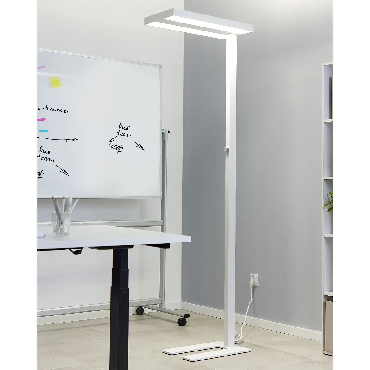 Beliani TAURUS Lampadaire Métal Blanc