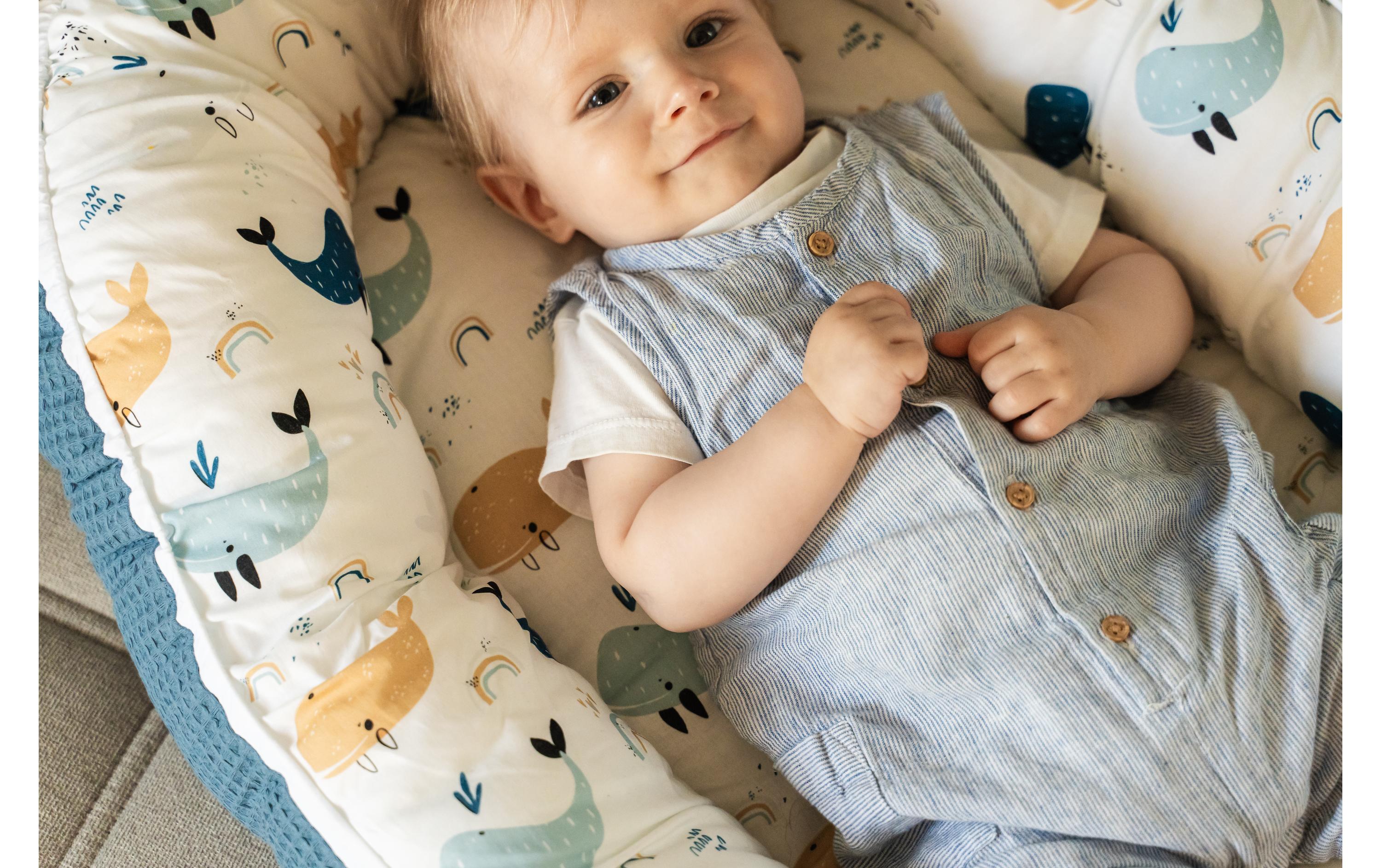 Babynest Cocoon Waffel-Motiv Blau Wale 55 x 95 cmGemütliches Babynest für Neugeborene, 100% Oekotex, Made in EU
