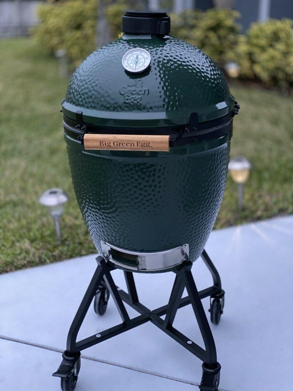 Tout nouveau grand fumeur de grill à œufs verts avec de nouveaux accessoires