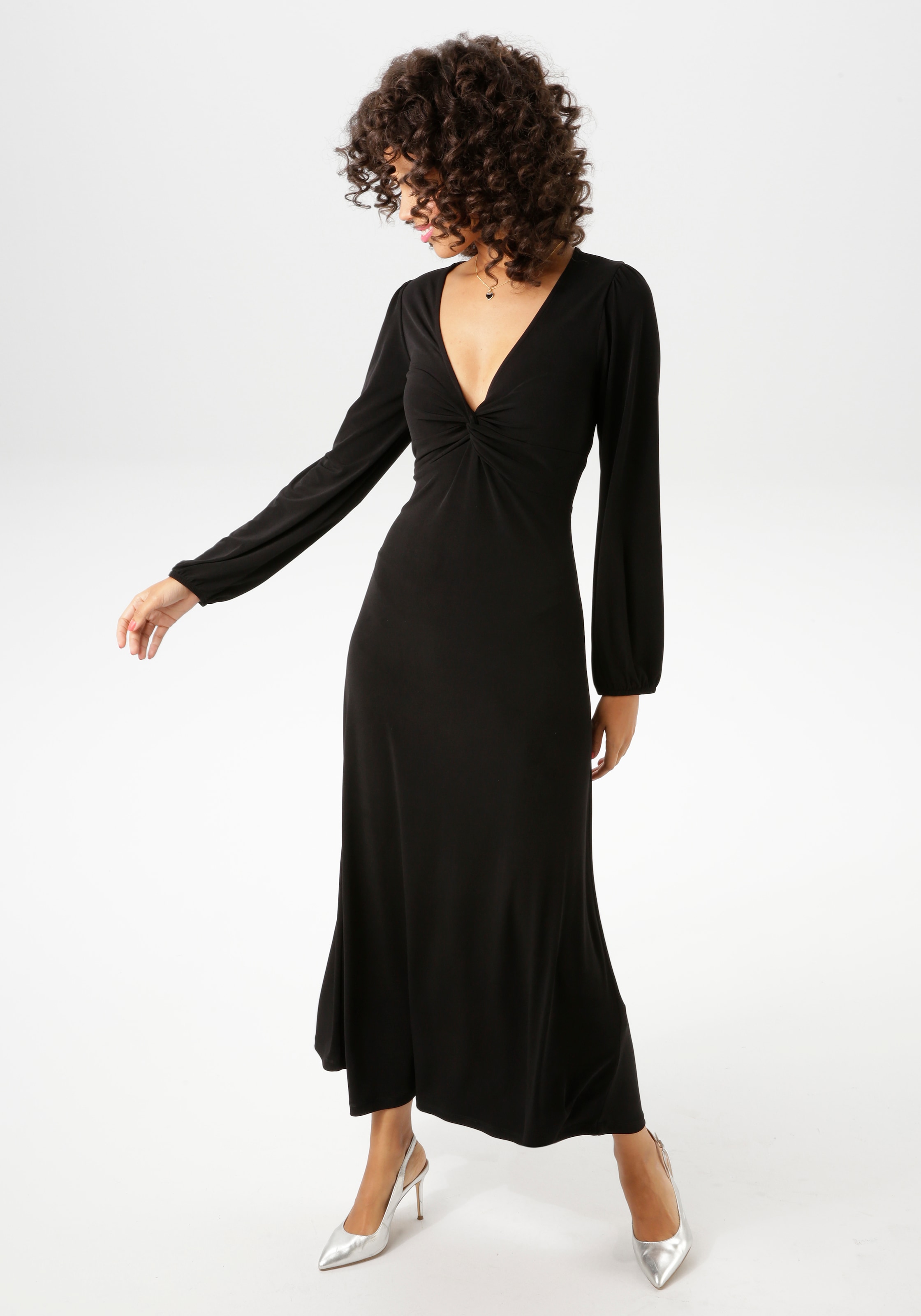 Aniston CASUAL Maxikleid mit raffiniertem Knoten am Dekolleté