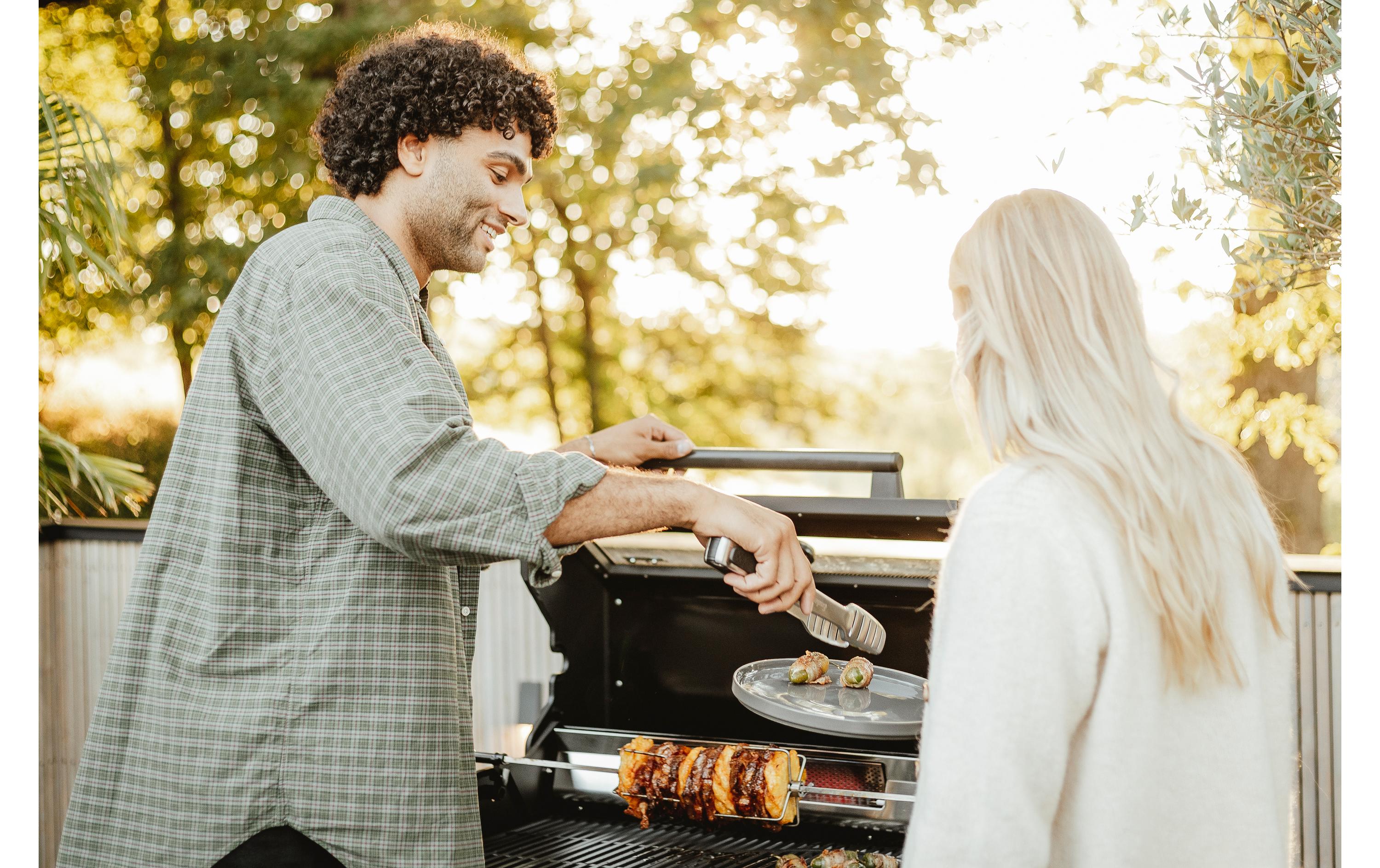 Grillspiess Pro<br>Universeller Grillspiess mit Elektromotor und Batterien