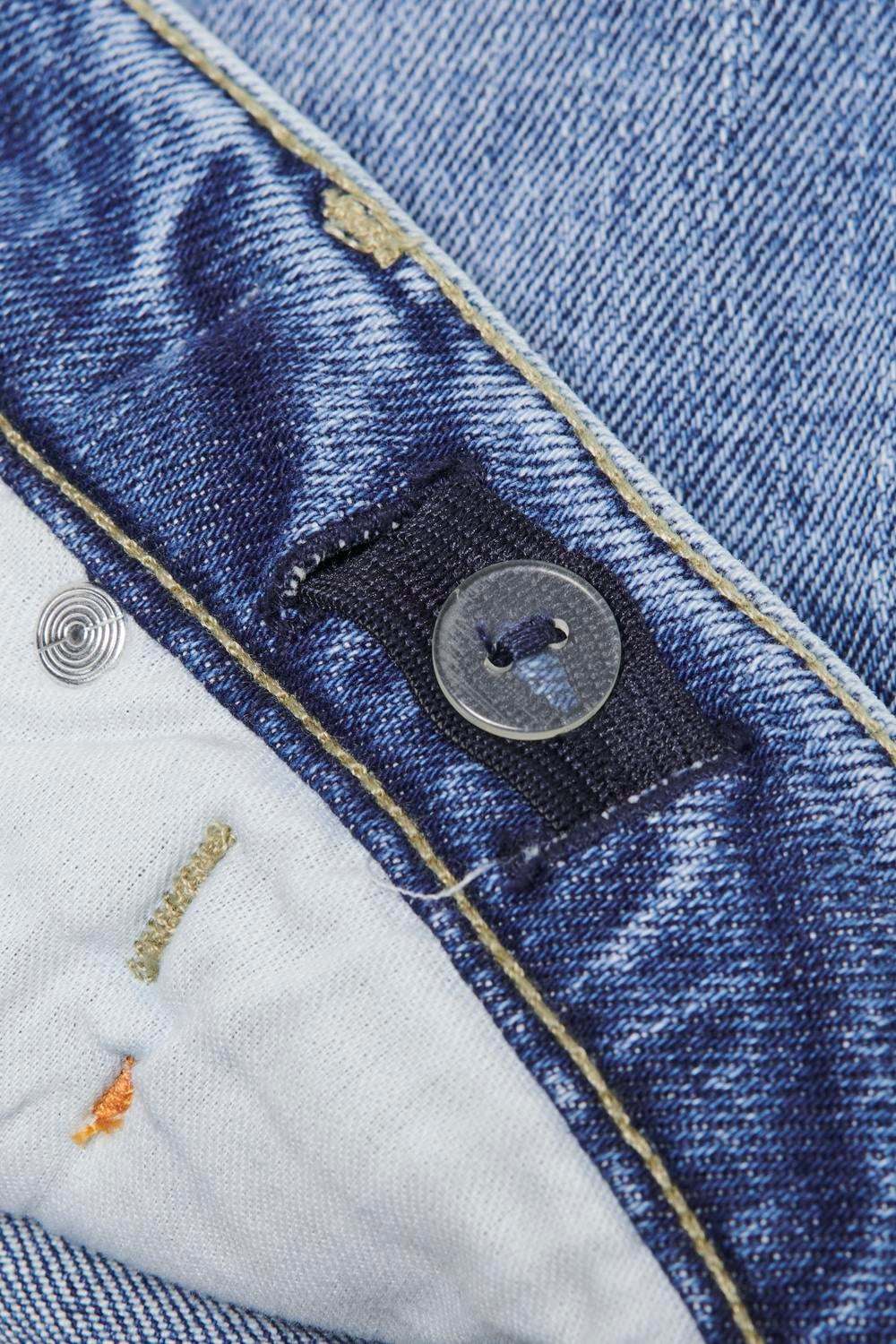 KOBDENVER Mittlere Taille Verjüngt Jeans Medium Blue Denim