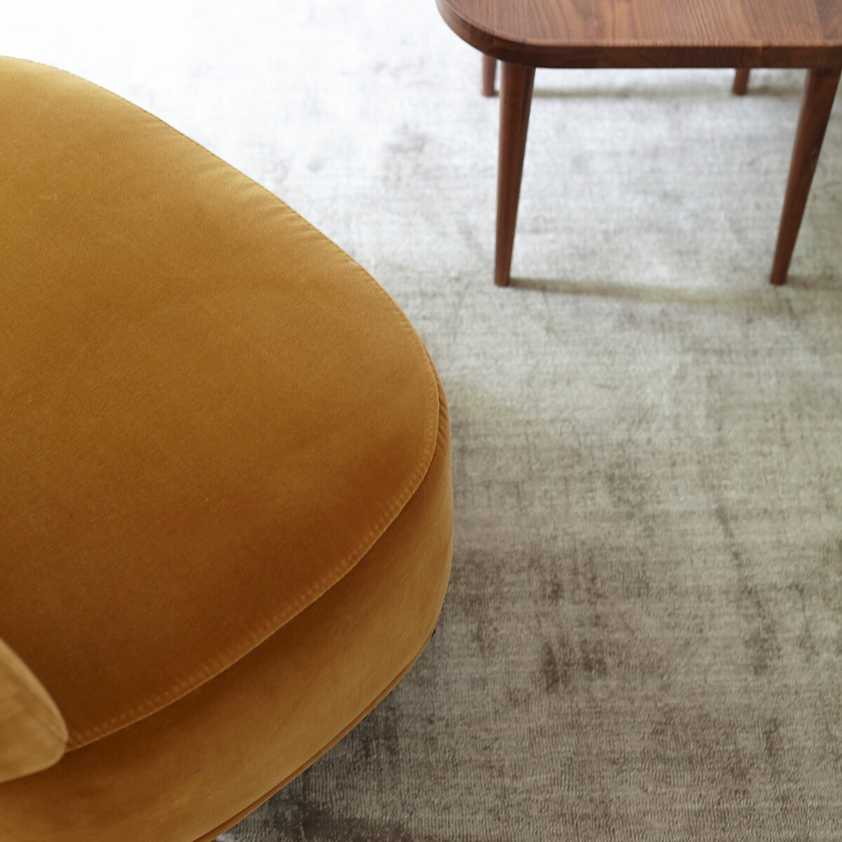 AM.PM<br>Fauteuil XL veludo Odalie, design E. Gallina