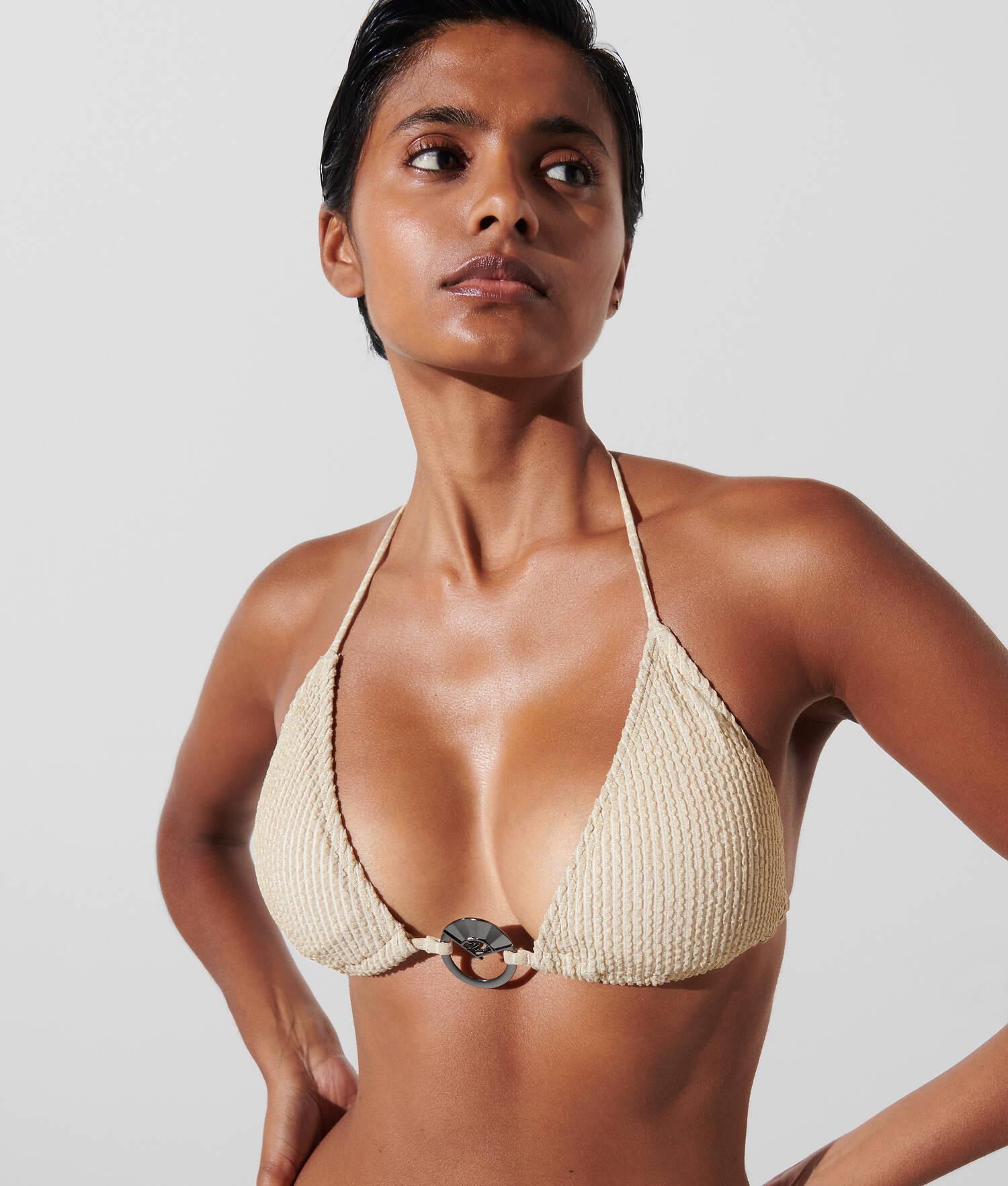HAUT DE BIKINI TRIANGLE EN LUREX À BRELOQUE EN FORME D'ÉVENTAIL
