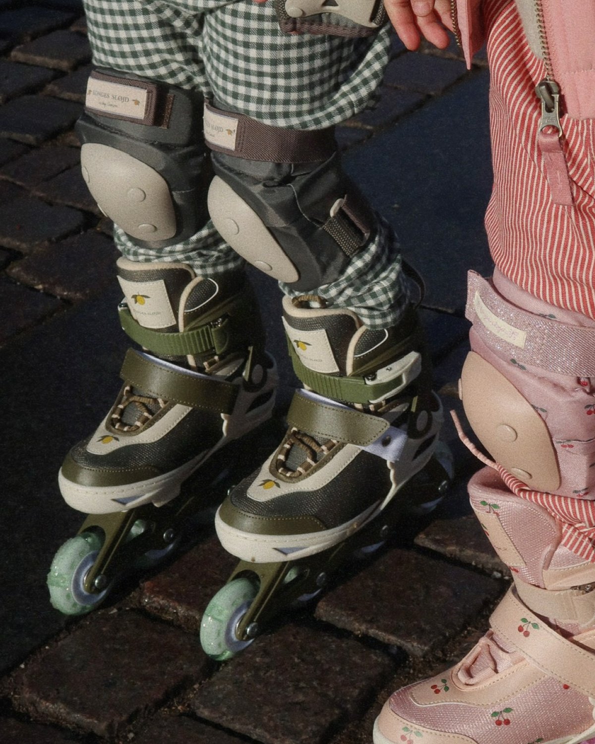 Rulleskøyter Barn m/ Lys i hjulene – 6 Justerbare Størrelser | Light Up Roller Skates